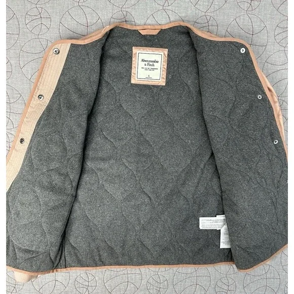 Abercrombie & Fitch Pink Satin Quilted Bomber Jacket / Women's Small - Picture 7 of 8